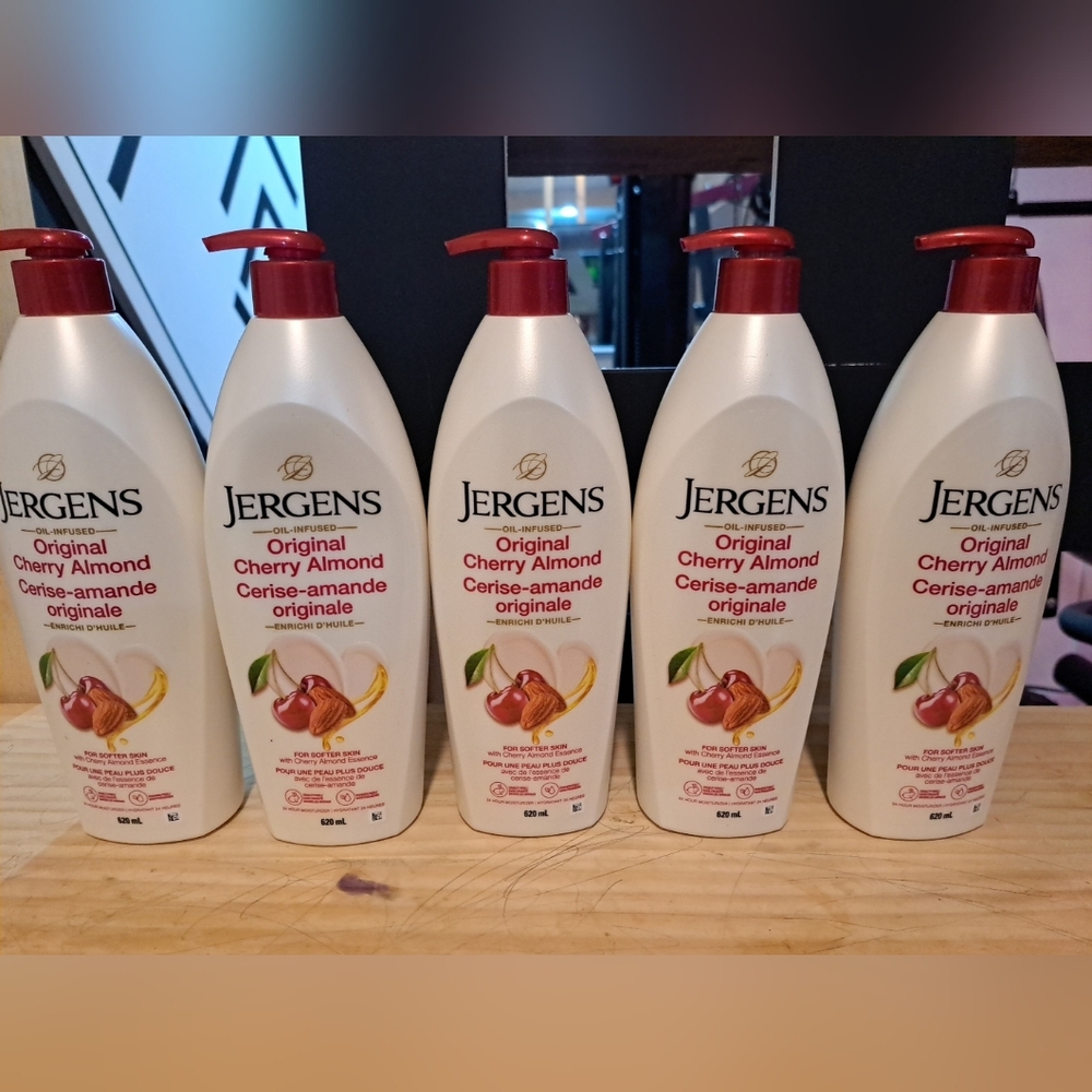 Lot Of 5 New Jergens Oil-Infused Original Cherry Almond Lotion Set